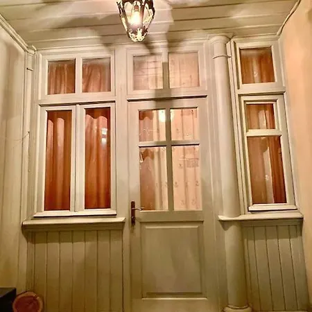Apartment In Old Тбилиси Экстерьер фото